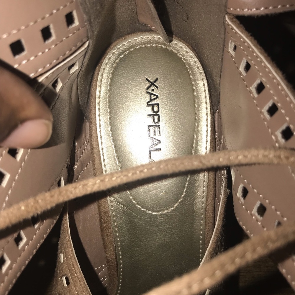 Beige heels - Picture 4 of 5